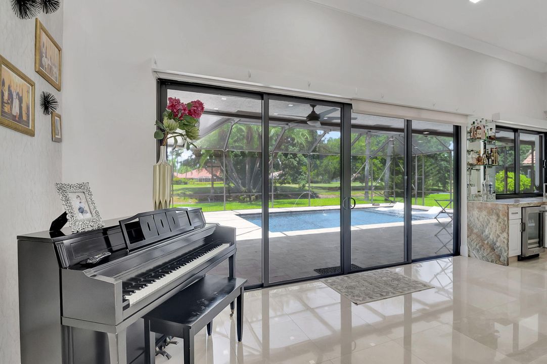 Active With Contract: $5,995 (3 beds, 3 baths, 2532 Square Feet)