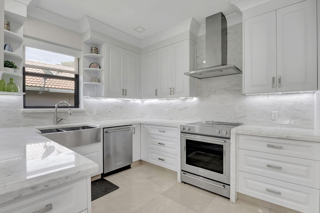 Active With Contract: $5,995 (3 beds, 3 baths, 2532 Square Feet)