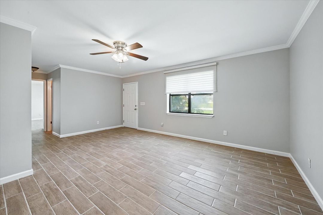 For Sale: $229,000 (2 beds, 2 baths, 1076 Square Feet)