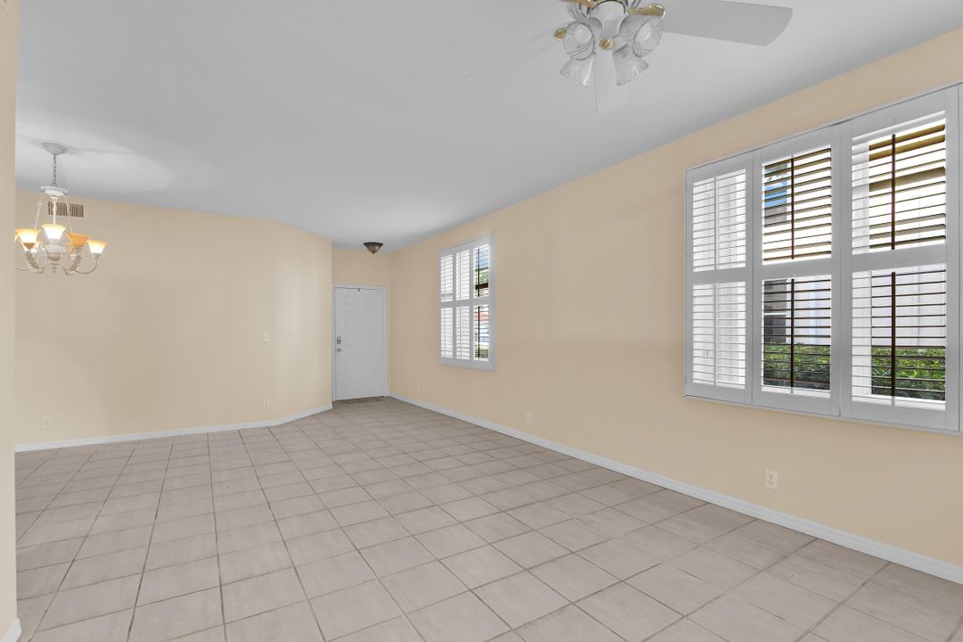 合同活跃: $3,200 (3 贝兹, 2 浴室, 1577 平方英尺)