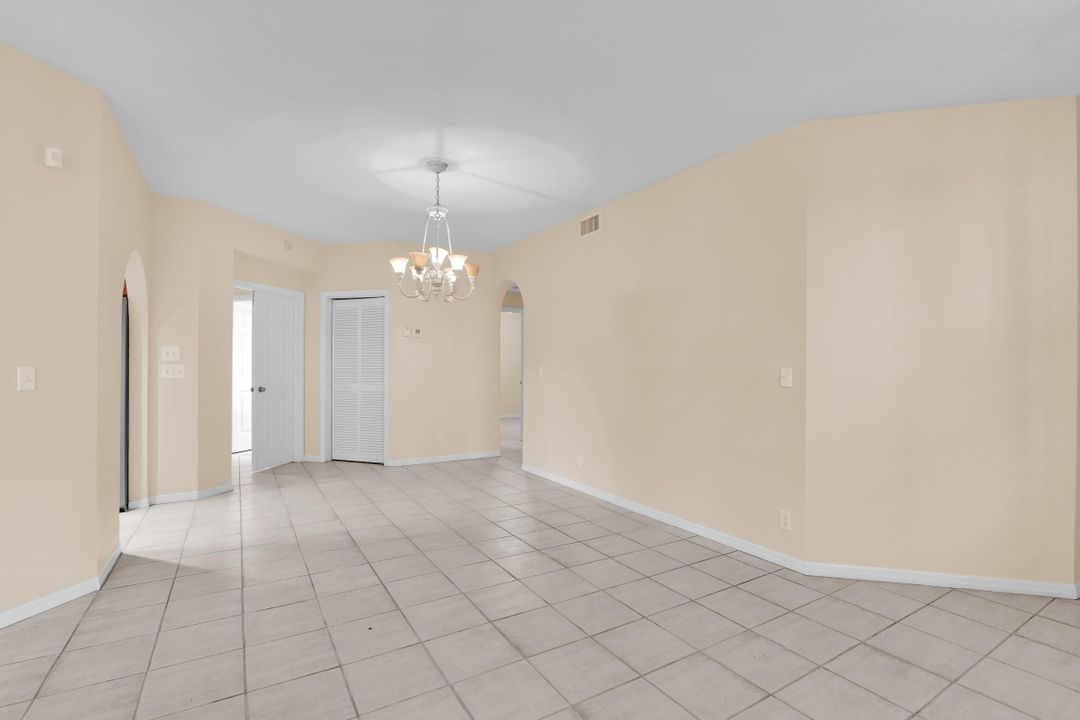 合同活跃: $3,200 (3 贝兹, 2 浴室, 1577 平方英尺)