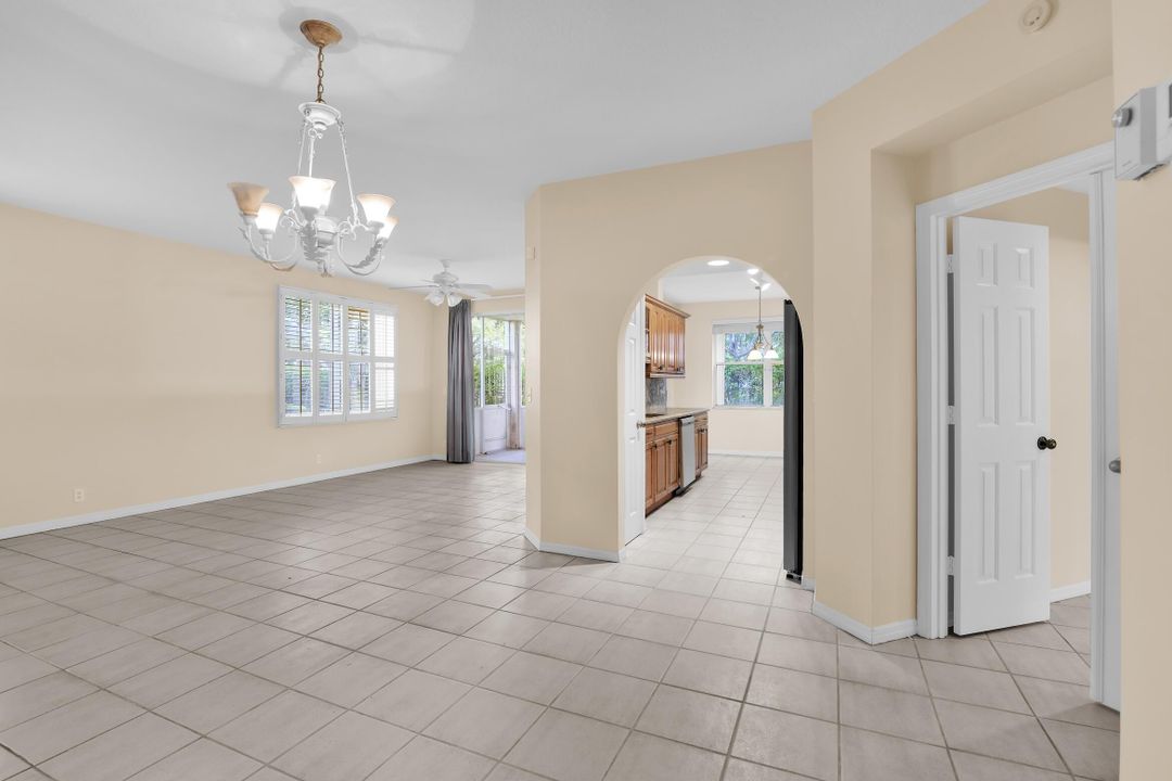 合同活跃: $3,200 (3 贝兹, 2 浴室, 1577 平方英尺)