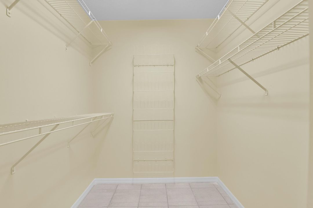 合同活跃: $3,200 (3 贝兹, 2 浴室, 1577 平方英尺)