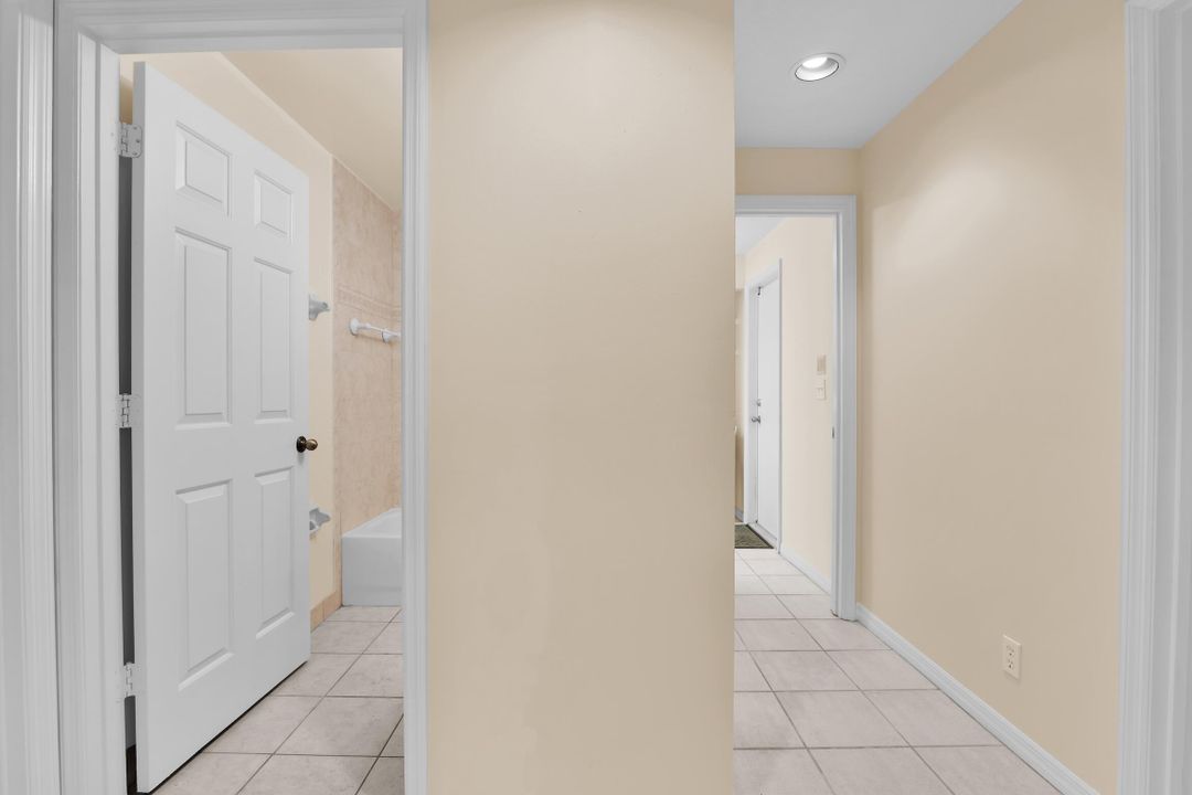 合同活跃: $3,200 (3 贝兹, 2 浴室, 1577 平方英尺)