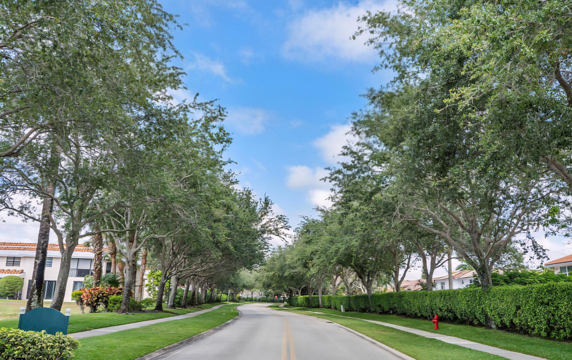 合同活跃: $3,200 (3 贝兹, 2 浴室, 1577 平方英尺)