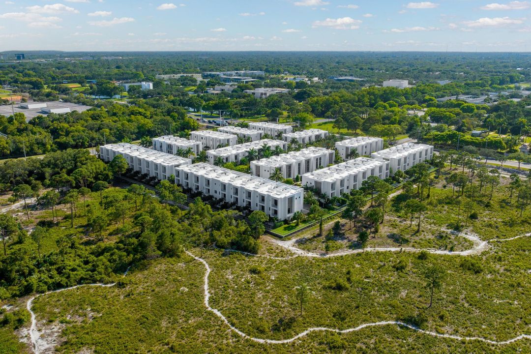 For Sale: $1,595,000 (3 beds, 3 baths, 2877 Square Feet)