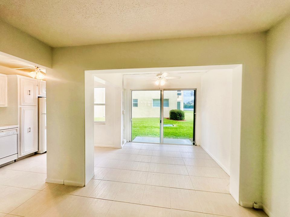 En Venta: $198,900 (1 camas, 1 baños, 946 Pies cuadrados)