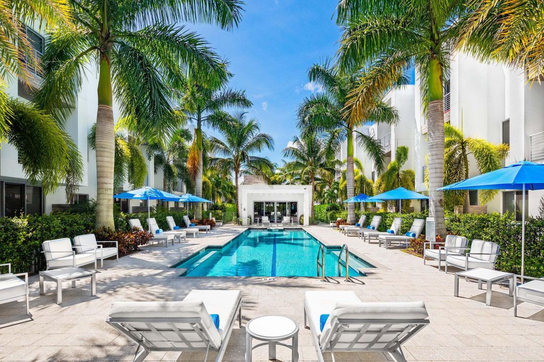 For Sale: $1,595,000 (3 beds, 3 baths, 2877 Square Feet)