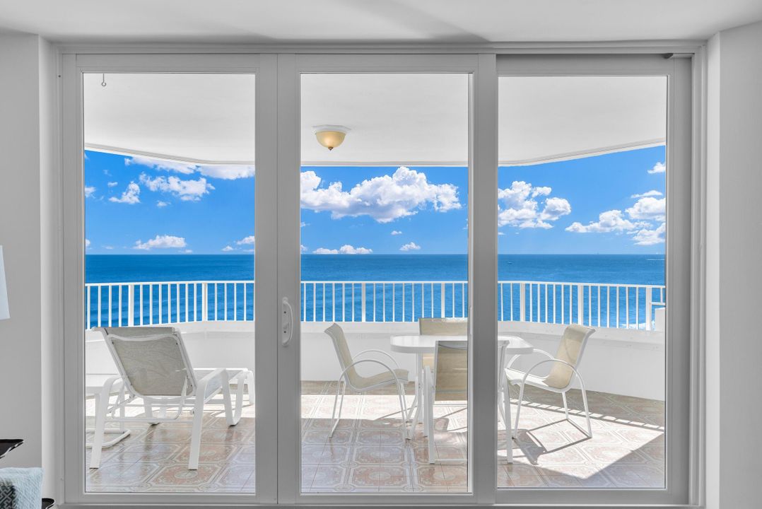 合同活跃: $10,500 (2 贝兹, 2 浴室, 1448 平方英尺)