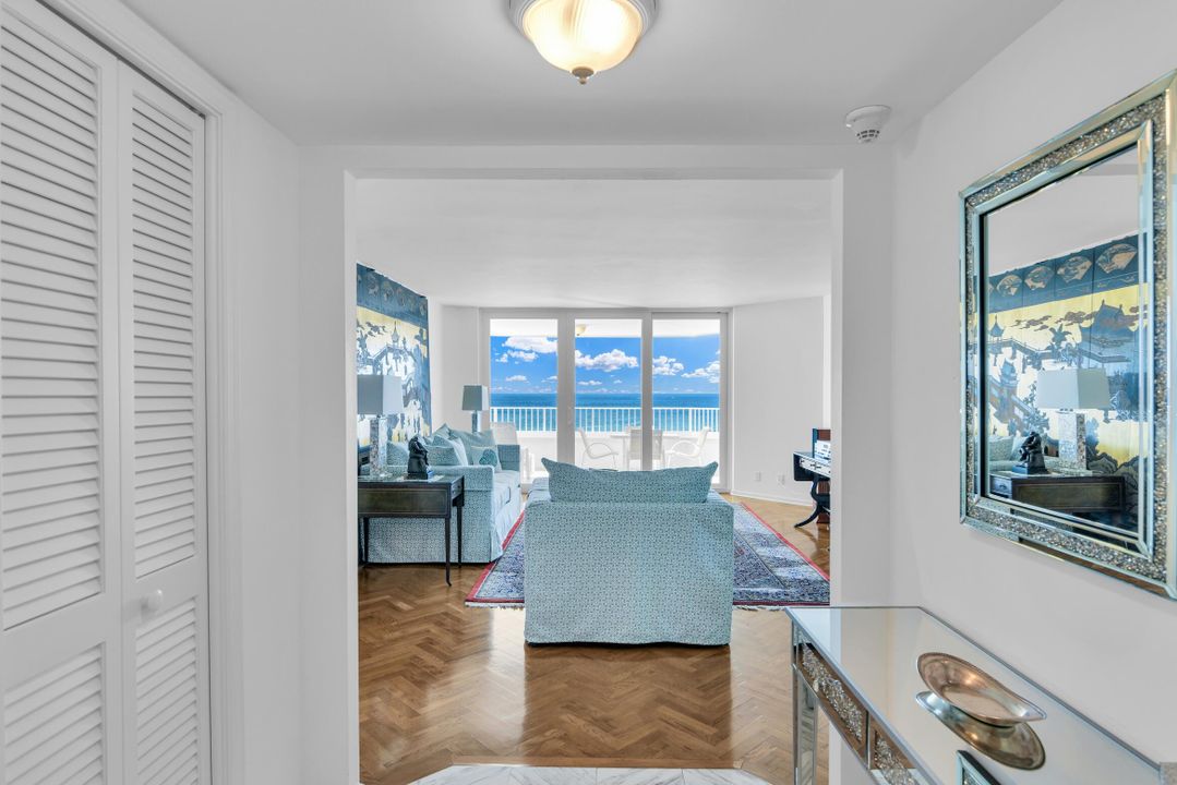 合同活跃: $10,500 (2 贝兹, 2 浴室, 1448 平方英尺)