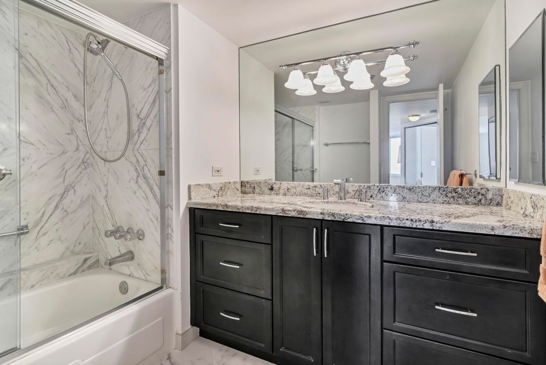 合同活跃: $10,500 (2 贝兹, 2 浴室, 1448 平方英尺)