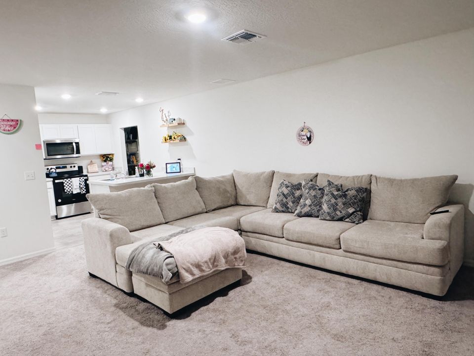 最近租的: $2,500 (3 贝兹, 2 浴室, 1600 平方英尺)