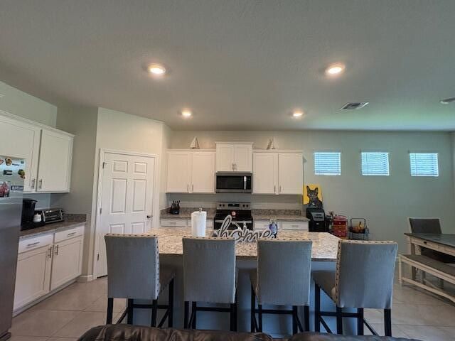 Active With Contract: $345,000 (4 beds, 2 baths, 2034 Square Feet)