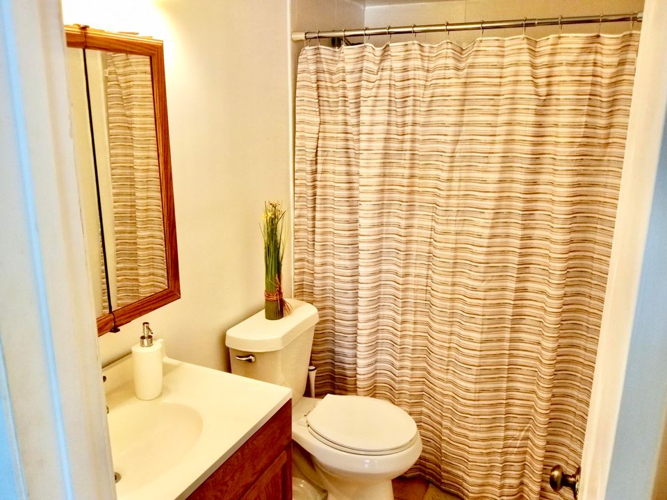 Activo con contrato: $219,900 (2 camas, 2 baños, 1115 Pies cuadrados)