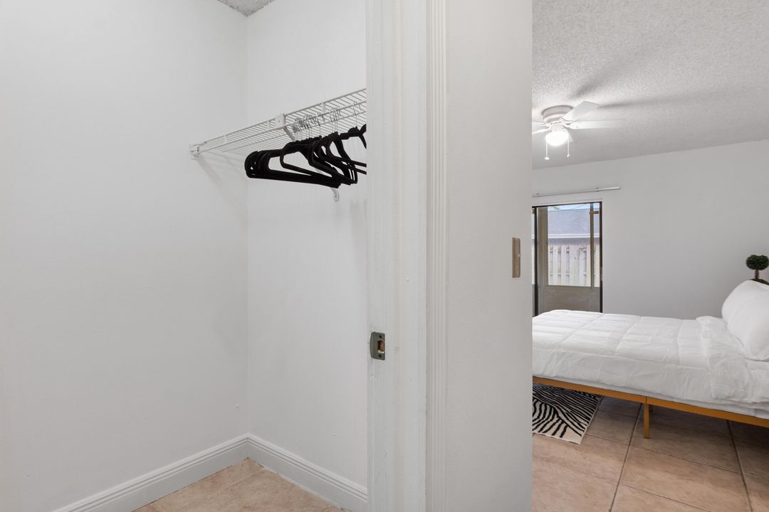 合同活跃: $2,500 (3 贝兹, 2 浴室, 1381 平方英尺)