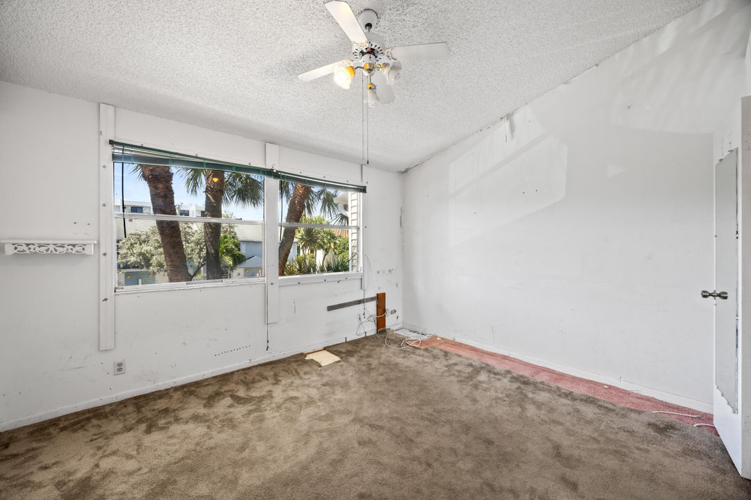 Activo con contrato: $375,000 (2 camas, 2 baños, 1008 Pies cuadrados)