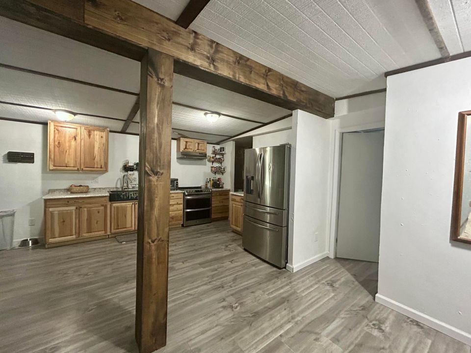 For Sale: $449,000 (4 beds, 2 baths, 3314 Square Feet)