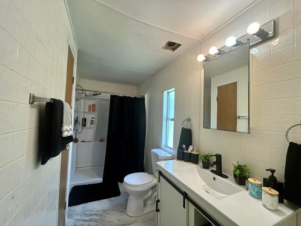 For Sale: $449,000 (4 beds, 2 baths, 3314 Square Feet)