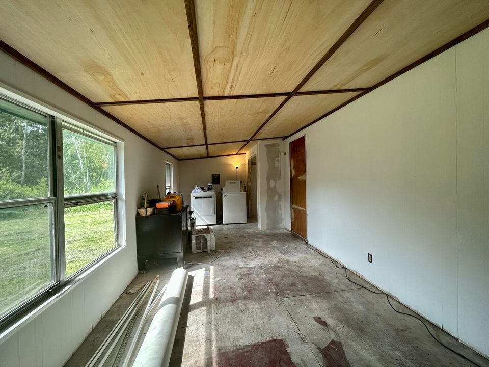 For Sale: $449,000 (4 beds, 2 baths, 3314 Square Feet)