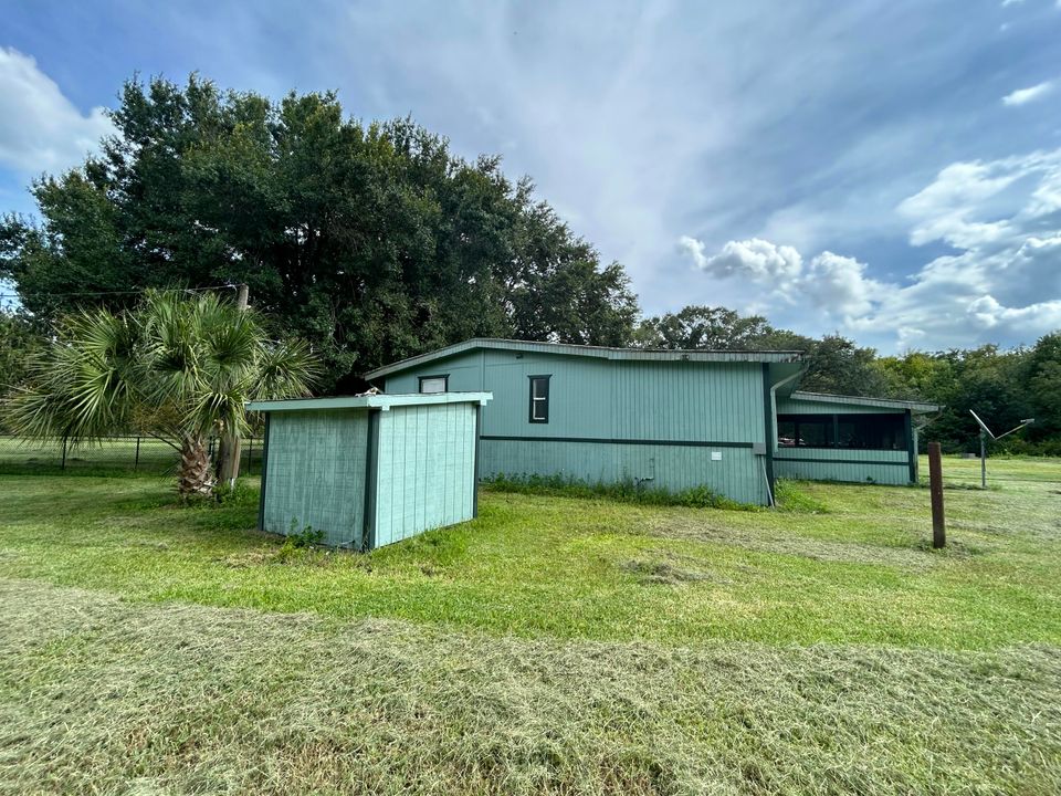 For Sale: $449,000 (4 beds, 2 baths, 3314 Square Feet)