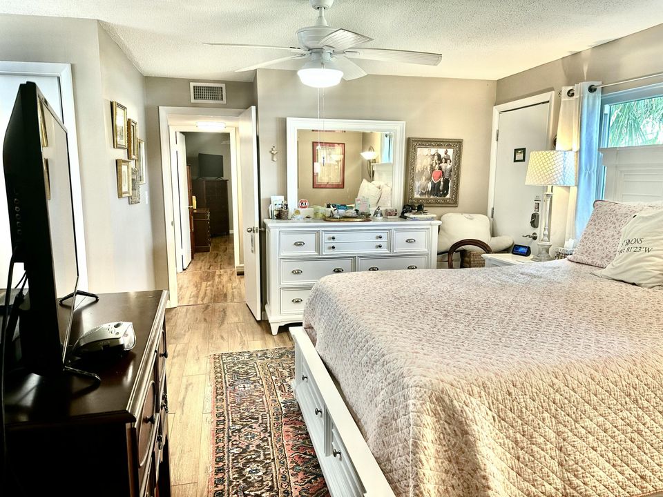 For Sale: $242,000 (2 beds, 2 baths, 1248 Square Feet)