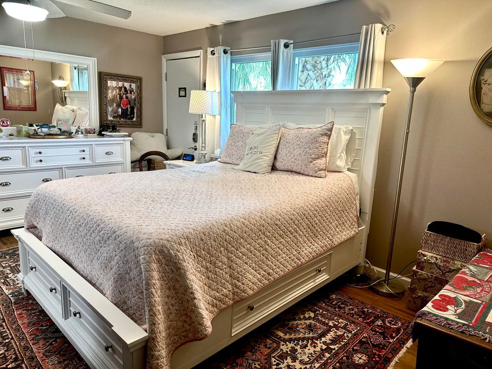 For Sale: $242,000 (2 beds, 2 baths, 1248 Square Feet)