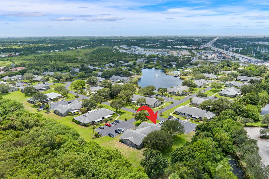 Active With Contract: $195,000 (2 beds, 2 baths, 1037 Square Feet)