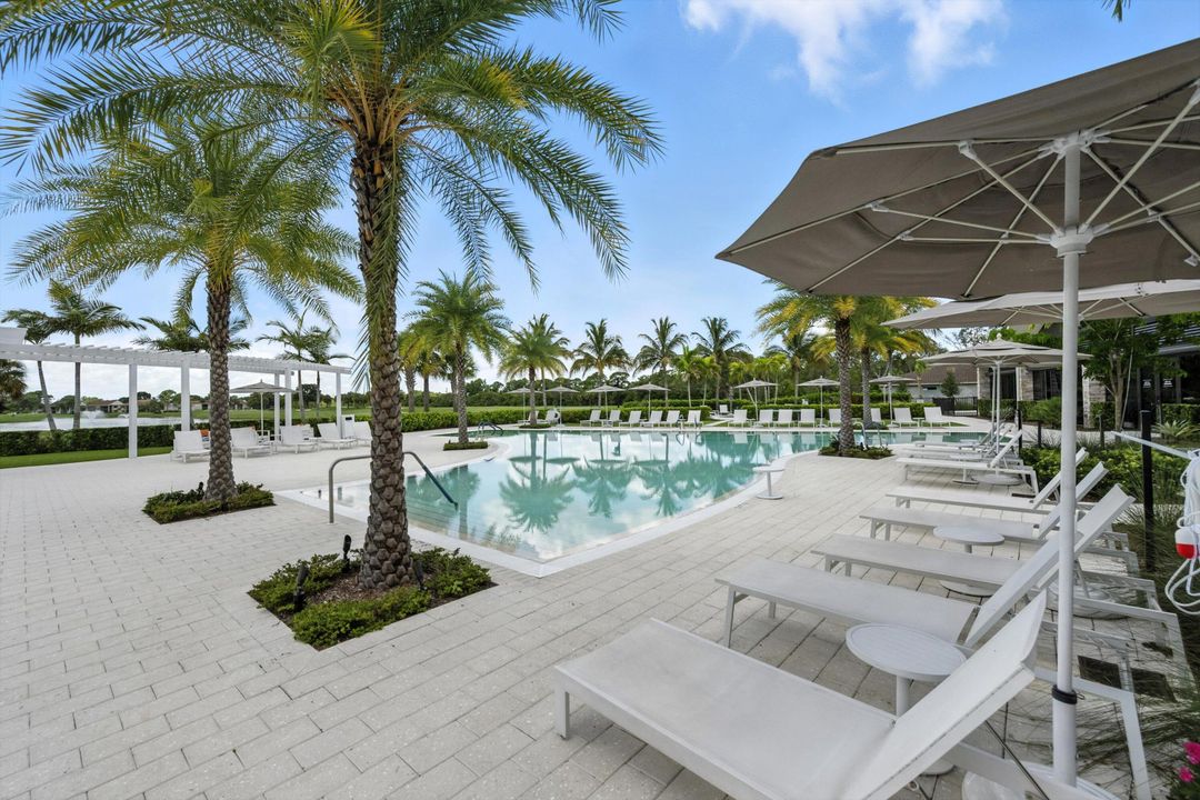 Active With Contract: $14,000 (3 beds, 2 baths, 1551 Square Feet)