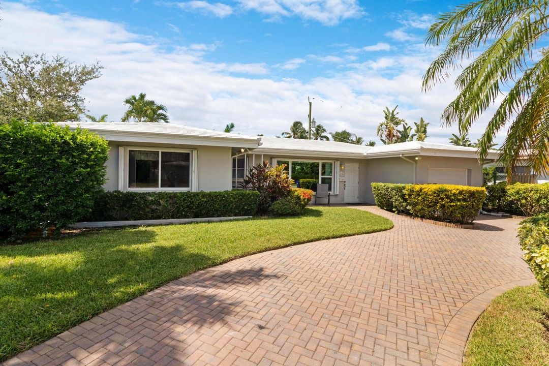 Под контрактом: $699,000 (2 спален, 2 ванн, 1544 Квадратных фут)