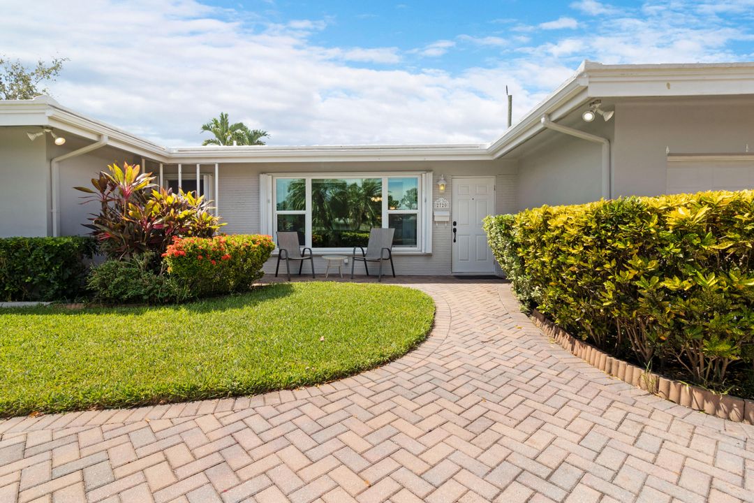 Под контрактом: $699,000 (2 спален, 2 ванн, 1544 Квадратных фут)