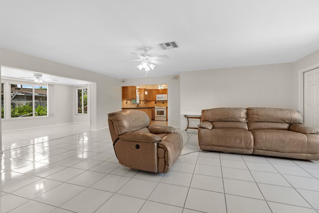 Под контрактом: $699,000 (2 спален, 2 ванн, 1544 Квадратных фут)