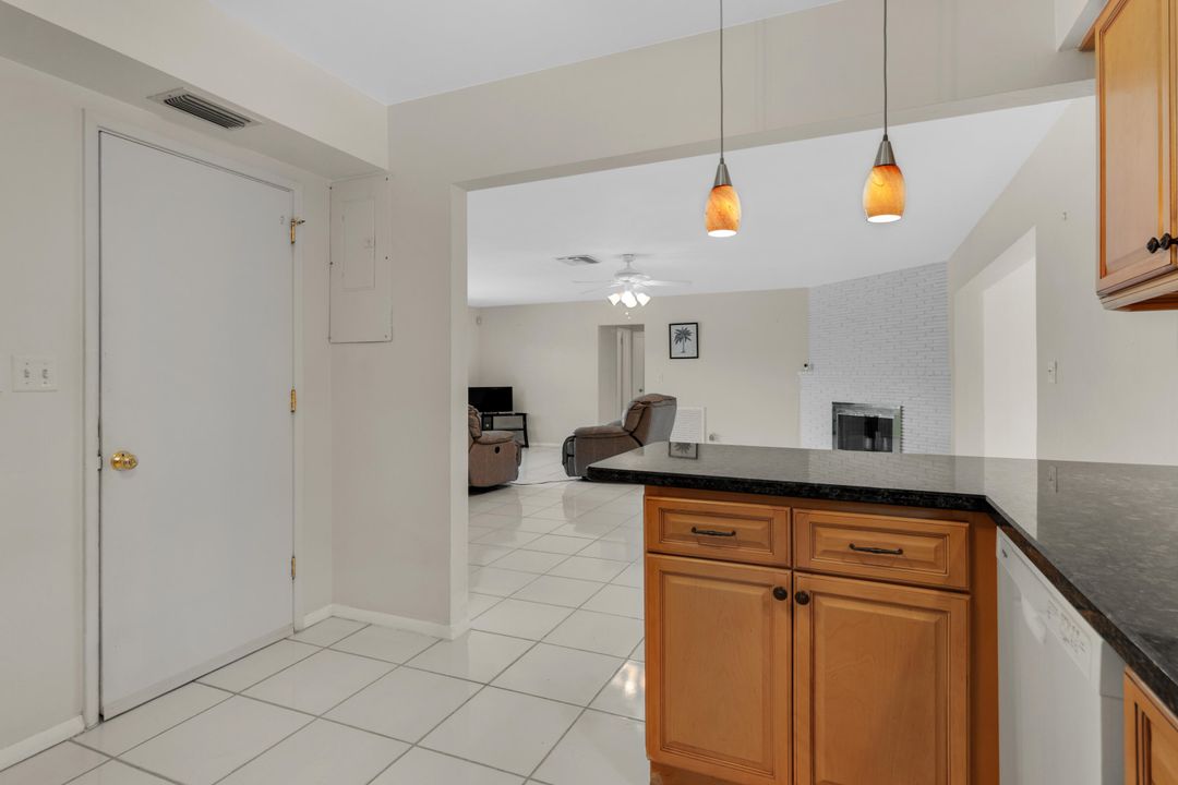 Под контрактом: $699,000 (2 спален, 2 ванн, 1544 Квадратных фут)