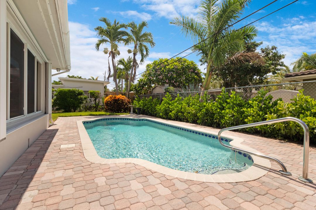 Под контрактом: $699,000 (2 спален, 2 ванн, 1544 Квадратных фут)