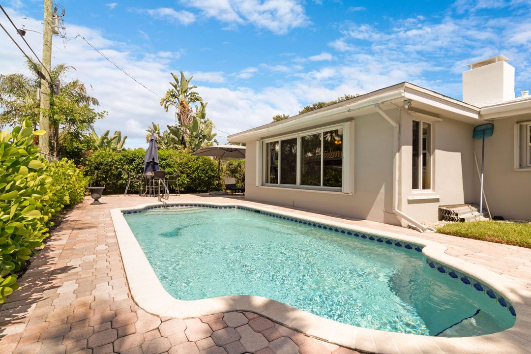 Под контрактом: $699,000 (2 спален, 2 ванн, 1544 Квадратных фут)