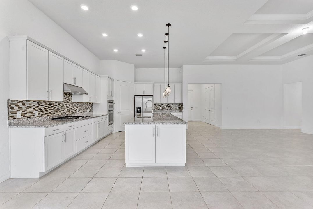 Под контрактом: $795,000 (4 спален, 3 ванн, 2818 Квадратных фут)