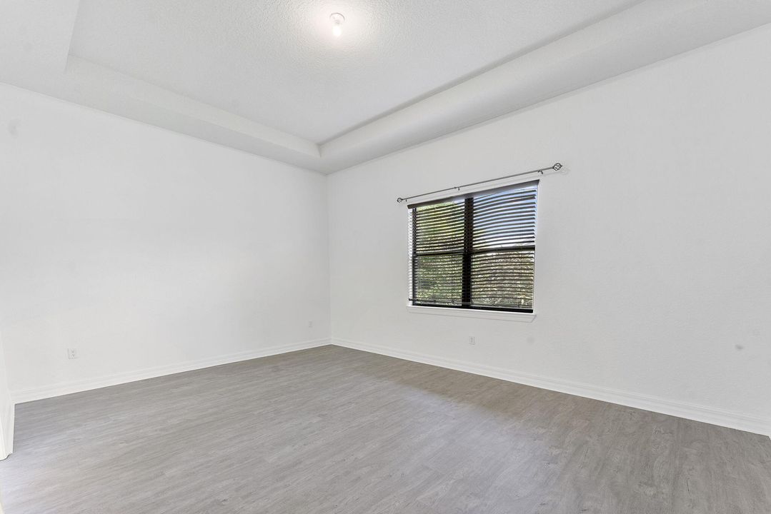 Под контрактом: $795,000 (4 спален, 3 ванн, 2818 Квадратных фут)