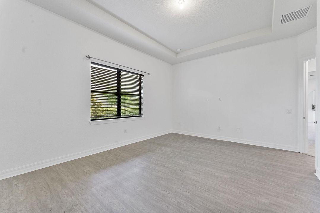 Под контрактом: $795,000 (4 спален, 3 ванн, 2818 Квадратных фут)