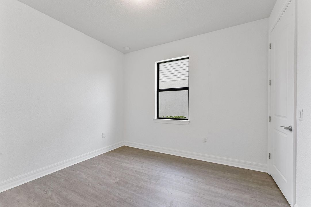 Под контрактом: $795,000 (4 спален, 3 ванн, 2818 Квадратных фут)