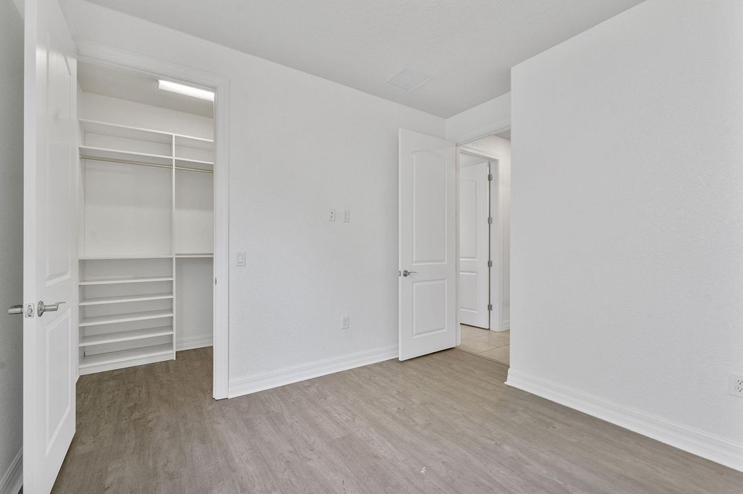 Под контрактом: $795,000 (4 спален, 3 ванн, 2818 Квадратных фут)