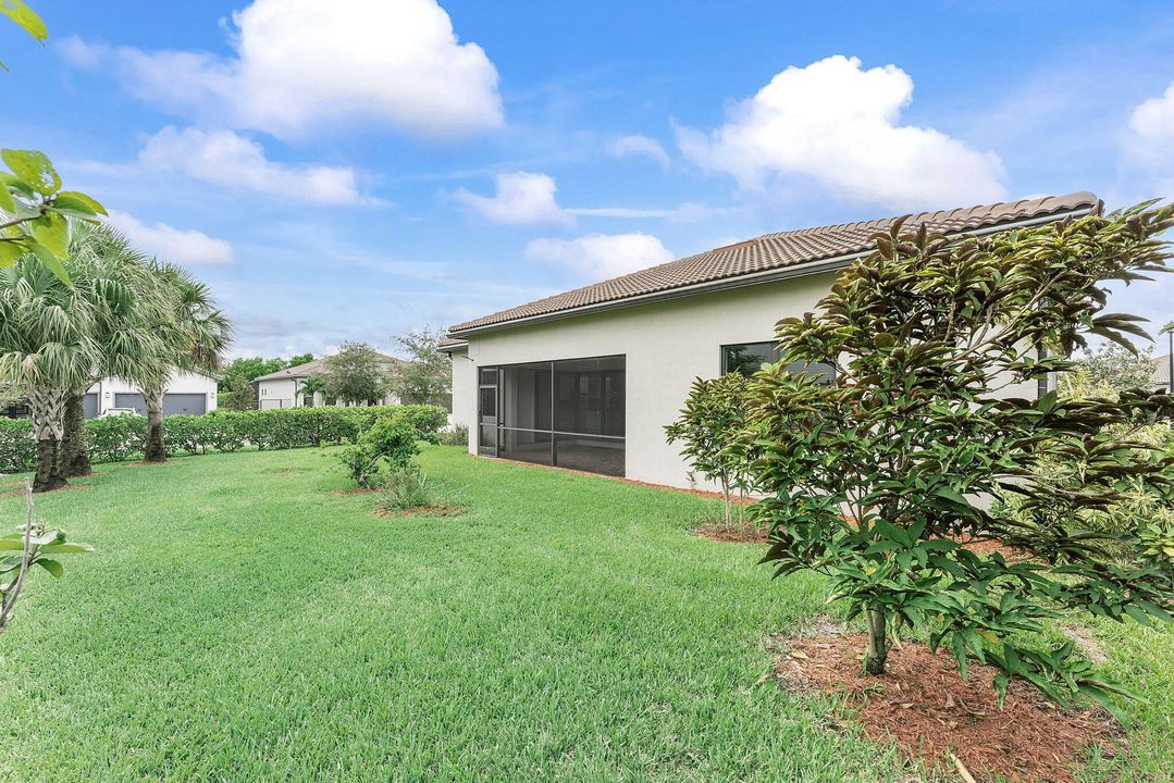 Под контрактом: $795,000 (4 спален, 3 ванн, 2818 Квадратных фут)