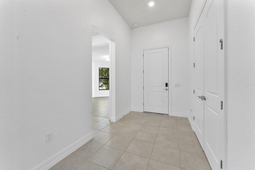 Под контрактом: $795,000 (4 спален, 3 ванн, 2818 Квадратных фут)