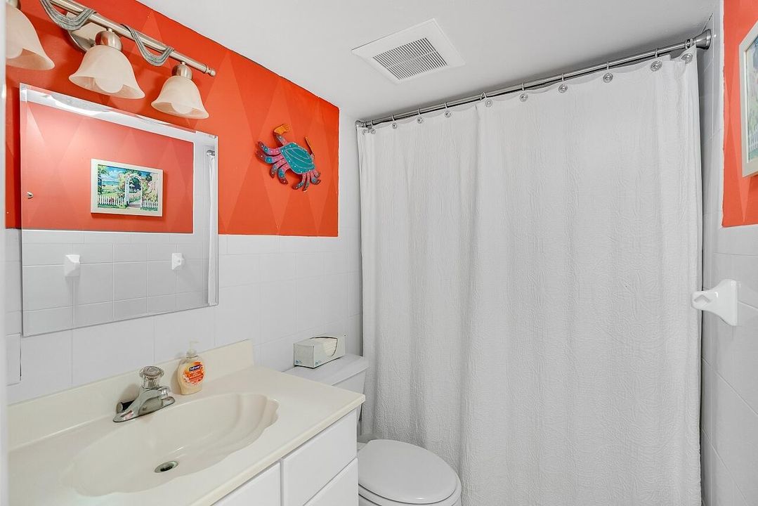 For Sale: $405,000 (2 beds, 2 baths, 1150 Square Feet)