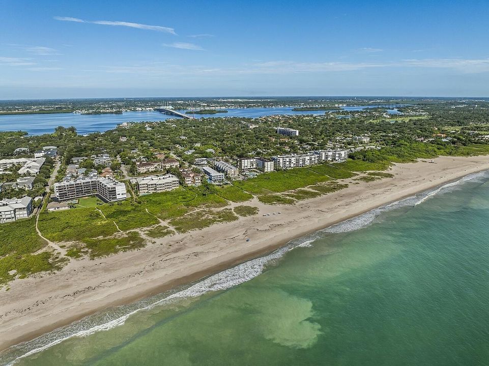 For Sale: $405,000 (2 beds, 2 baths, 1150 Square Feet)