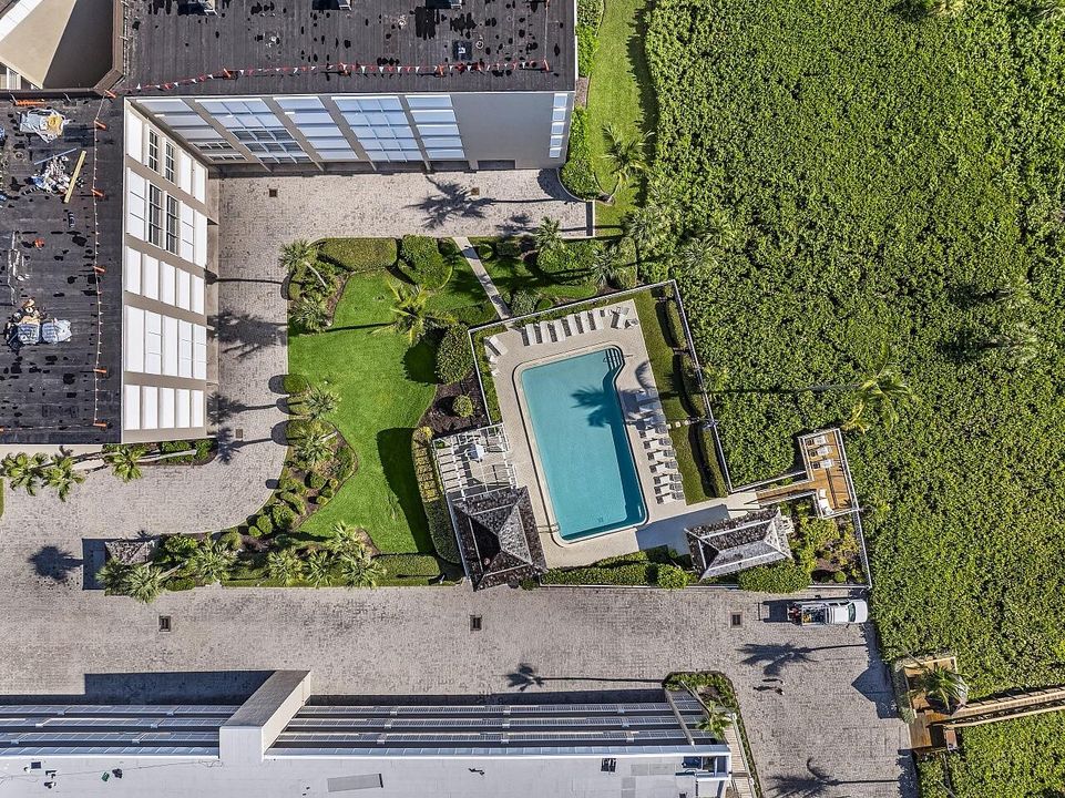 For Sale: $405,000 (2 beds, 2 baths, 1150 Square Feet)