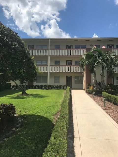 For Rent: $1,750 (2 beds, 1 baths, 840 Square Feet)