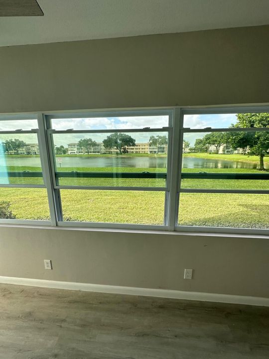 For Rent: $1,750 (2 beds, 1 baths, 840 Square Feet)