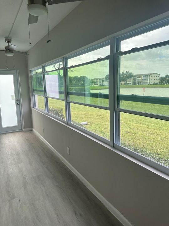 For Rent: $1,750 (2 beds, 1 baths, 840 Square Feet)