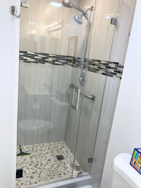 合同活跃: $3,000 (2 贝兹, 1 浴室, 820 平方英尺)