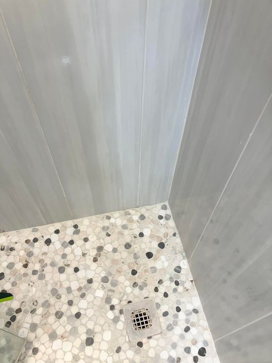 合同活跃: $3,000 (2 贝兹, 1 浴室, 820 平方英尺)