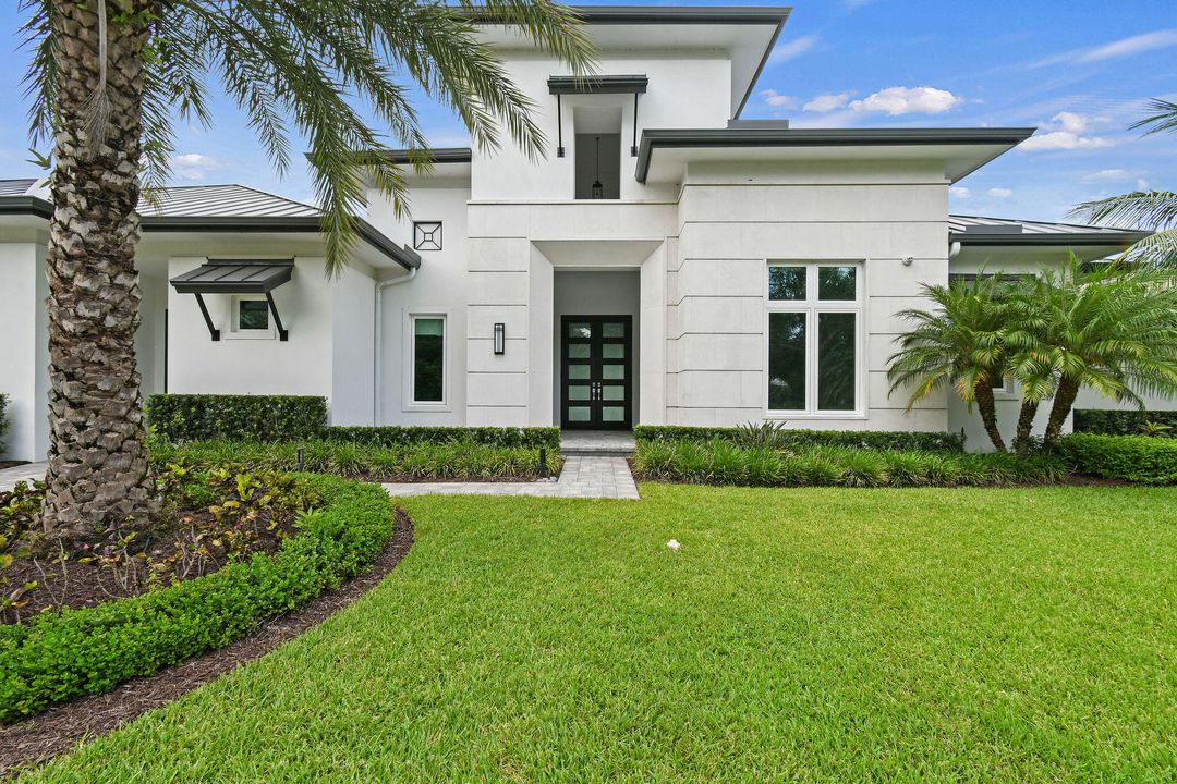 Active With Contract: $4,995,000 (4 beds, 4 baths, 5872 Square Feet)